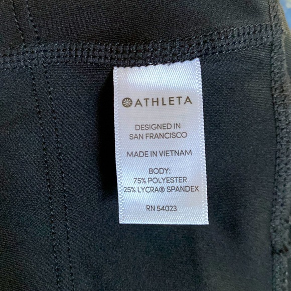 ATHLETA 22” Crop Training/running leggings with night reflective detailing trim. - Picture 7 of 12